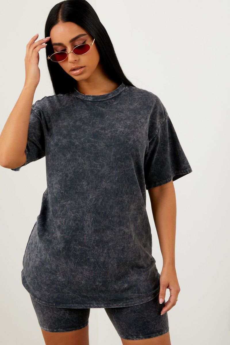 Acid Wash Black Oversized T-Shirt – Vintage Street Fit